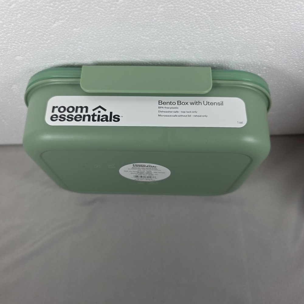 Green Bento Container with Utensil Meal Prep Lunch Box - Picture 3 of 4